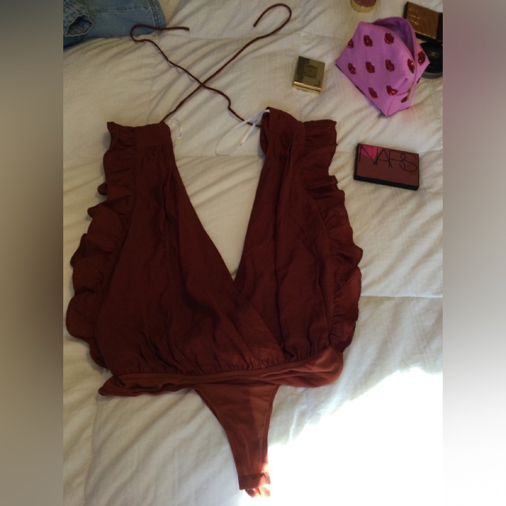 LuLus Smile Awhile Ruffled bodysuit - Picture 5 of 5